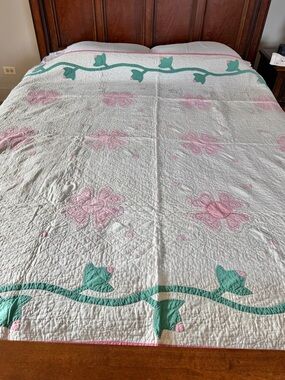Tulip Quilt handmade 70x86” 1940s